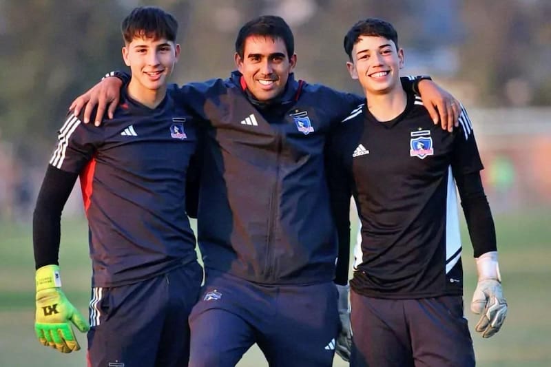 El jefe del área de porteros del fútbol joven asumió preparador interino de porteros.