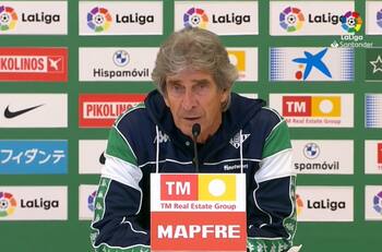 “Es un genio”: Manuel Pellegrini fue elogiado por los hinchas del Real Betis tras su error en conferencia de prensa