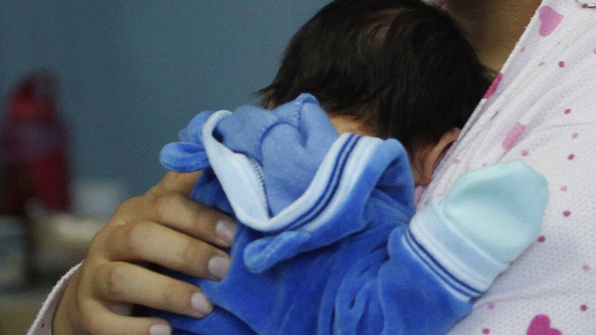 Presunta negligencia: bebé se contagió de COVID-19 en hospital y generó brote en su familia