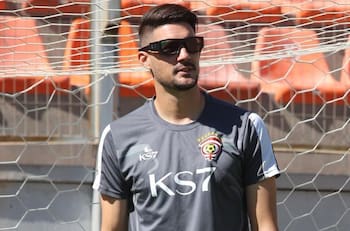 Cobreloa explica el motivo por el cual sus arqueros entrenan con gafas