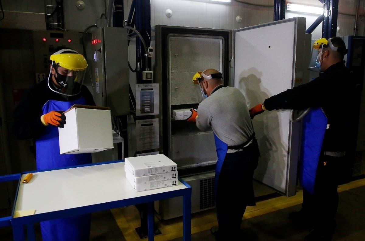 Más de 150 mil nuevas dosis de la vacuna de Pfizer BioNTech llegaron este jueves a Chile