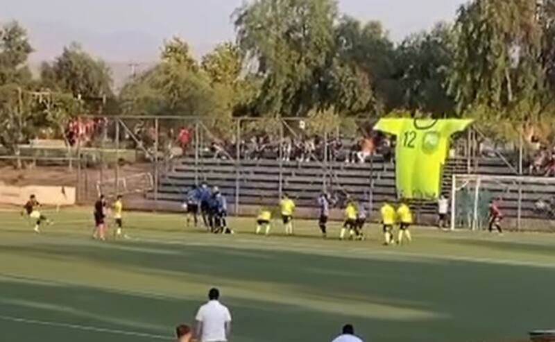 El portero de Colina convirtió un golazo en Tercera A. Foto: Reproducción.