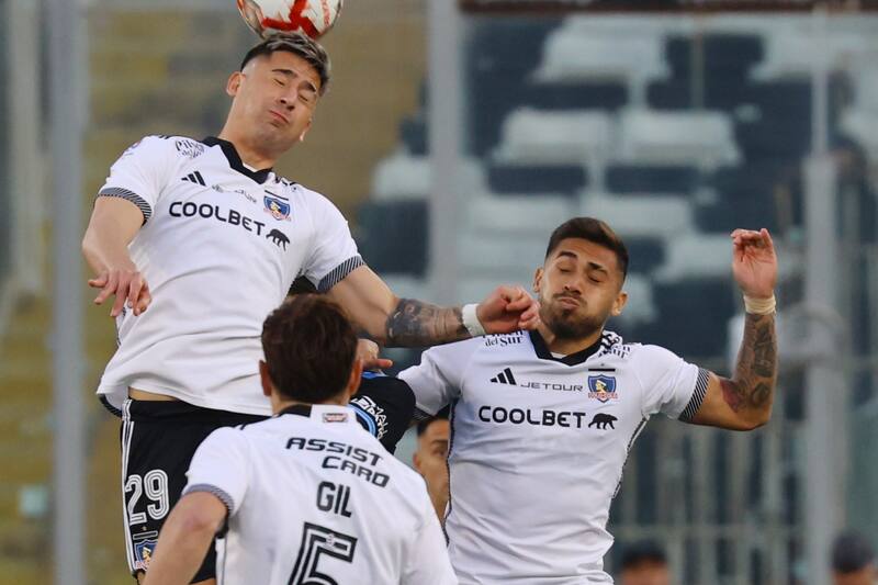 sigue negociando su contrato con Colo Colo.