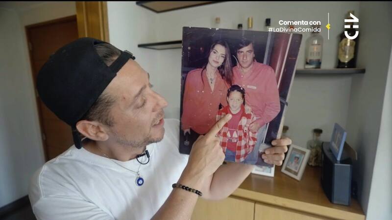 Matías Vega mostró una fotografía junto a Kike Morandé y Paola Camaggi.