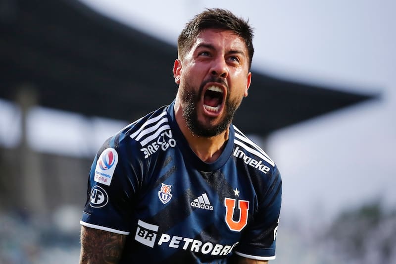 Jugador fundamental en la salvación de la U en 2021. Dos goles suyos impidieron que los azules bajaran a la B pero, pese a elle, el futbolista dice no sentirse un héroe del club.
