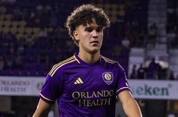 Nació en Estados Unidos, eligió jugar por Chile, es hincha de la UC y quedó libre para 2026