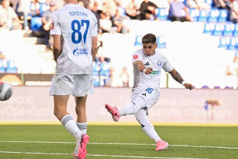 en su primer partido de esta temporada con el Orenburg.