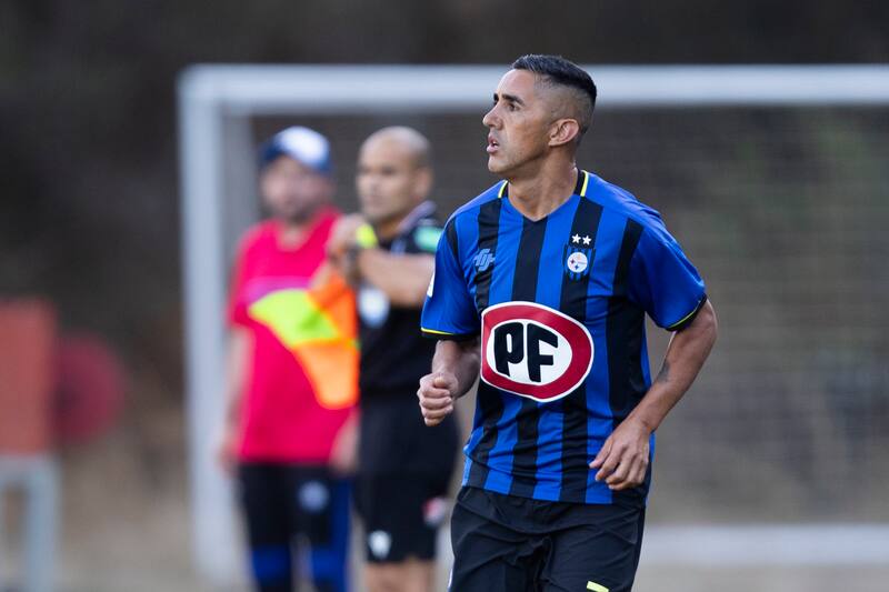 vuelve al fútbol profesional luego de estar alejado seis meses de las canchas.
Javier Vergara/PHOTOSPORT