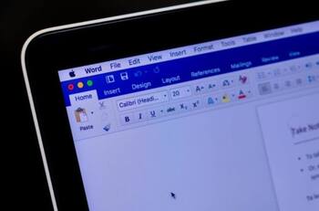 Microsoft está probando un nuevo "Modo oscuro" en Word