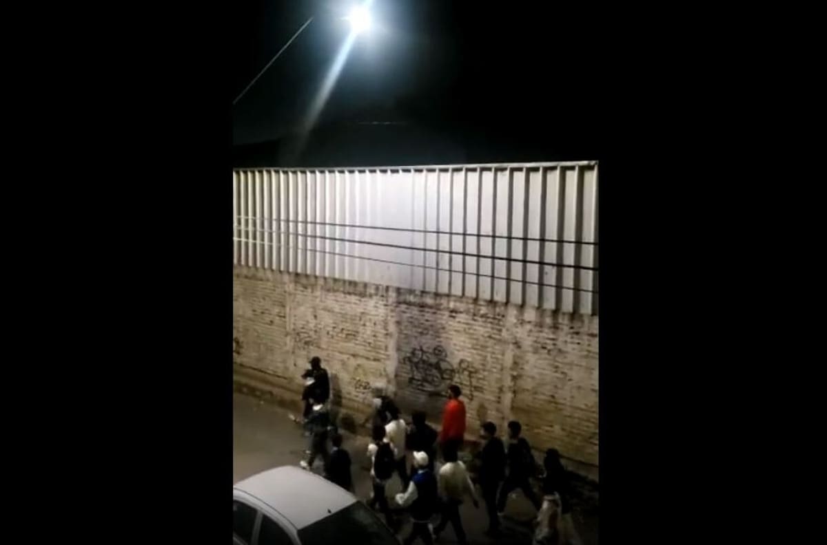 VIDEO | Quinta Normal: Pandilla de cerca de 30 menores de edad atemoriza a vecinos