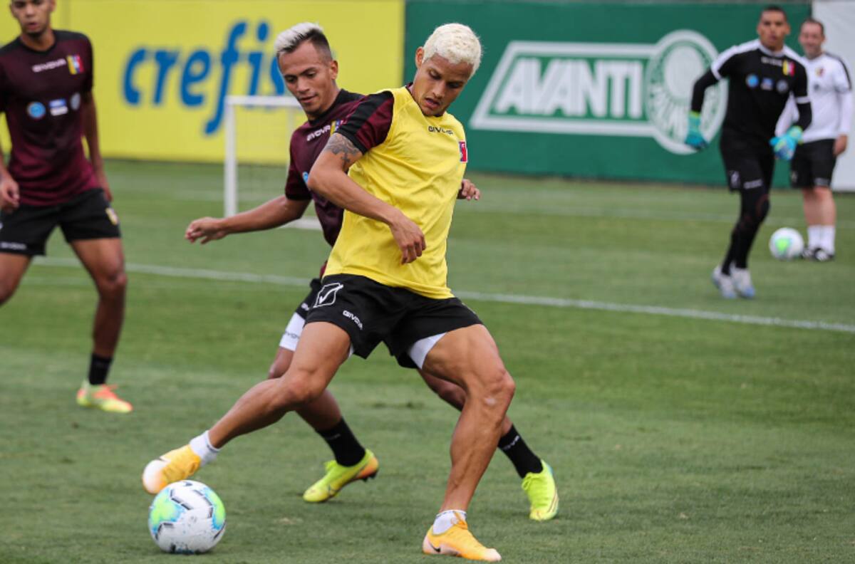Venezuela sufre dos bajas para enfrentar a La Roja en las Eliminatorias