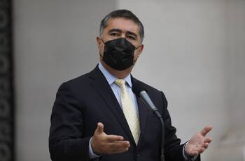 Duro cruce entre Desbordes y Pavlovic por casos de espionaje en el Ejército encendió las redes