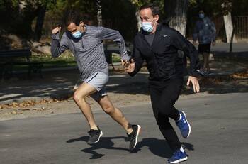 "Queremos una franja deportiva vespertina": Alcalde de Santiago tildó de insuficiente el nuevo horario