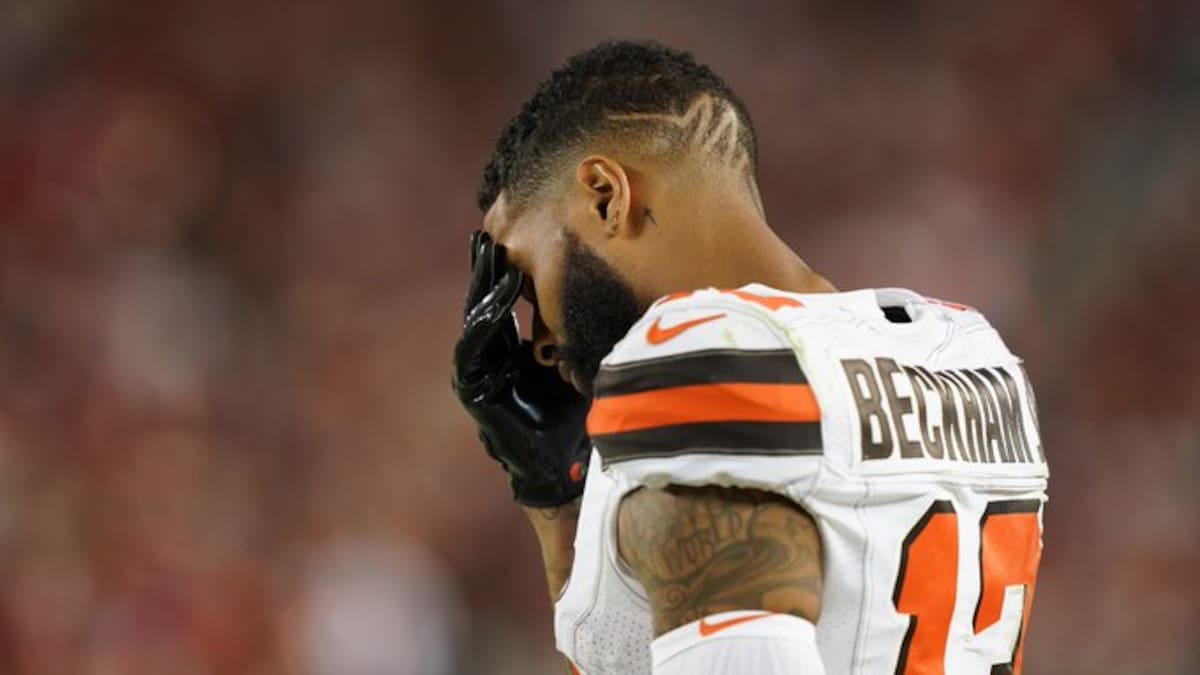 Reconocida figura de la NFL tiene orden de arresto por darle un nalgazo a policía