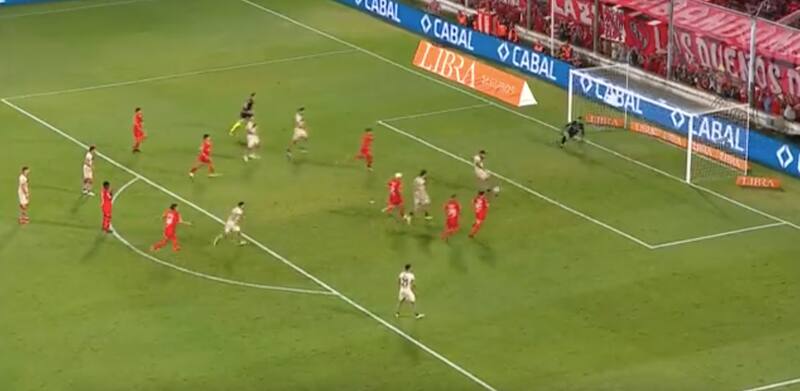 El dramático gol que puede condenar el futuro de Leandro Stillitano en Independiente. Foto: Aton.