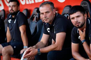 Tras portazo a Julio Barroso: Histórico de Everton asume como nuevo DT interino