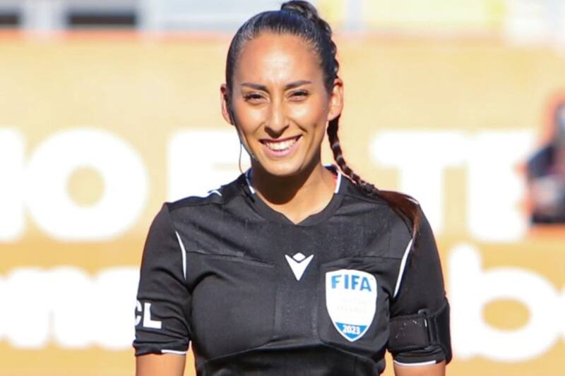 En 2013, Cindy Nahuelcoy se convirtió en árbitra FIFA internacional. Créditos: Instagram