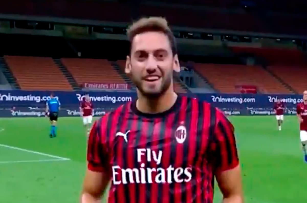 ¡Golazo! El gran tiro libre de Calhanoglu con el que Milan derrota a Atalanta
