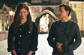 Desataron la locura entre los fanáticos: Tom Holland y Zendaya fueron fotografiados besándose