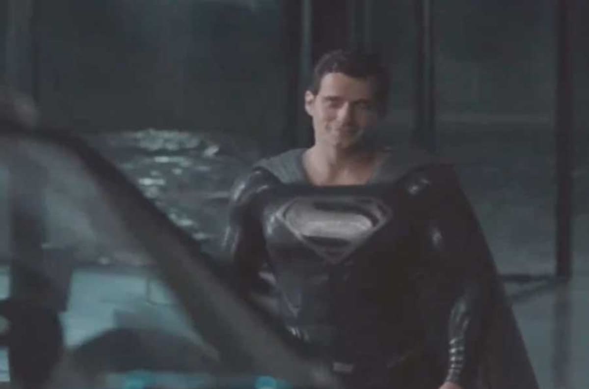 "Justice League" de Zack Snyder muestra a Superman con su traje negro