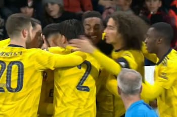 Jugadores del Arsenal fueron identificados desobedeciendo el confinamiento