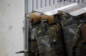 VIDEO | Cuatro militares resultaron heridos tras ataque de encapuchados salidos del INBA