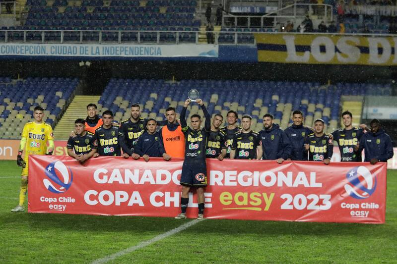 El equipo penquista se coronó ganador de la zona sur de la Copa Chile 2023. (Foto: Agencia Aton)