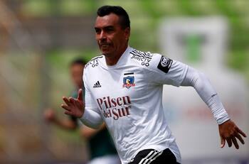 Ex campeón con Colo Colo en la quiebra no tiene dudas: "Juan Martín Lucero hace olvidar a Esteban Paredes"