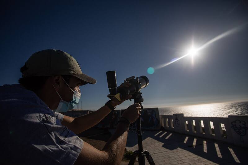 El eclipse solar anular del 2023 se verá en Chile solo de manera parcial. (Foto: Agencia Aton).