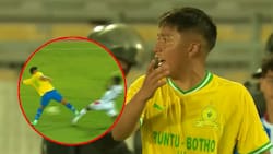 Marcelo Allende se va expulsado en la Champions de África por una patada salvaje