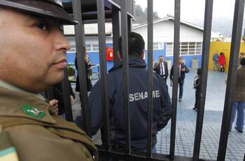 Sename busca trabajadores y paga sueldos de hasta $1.600.000