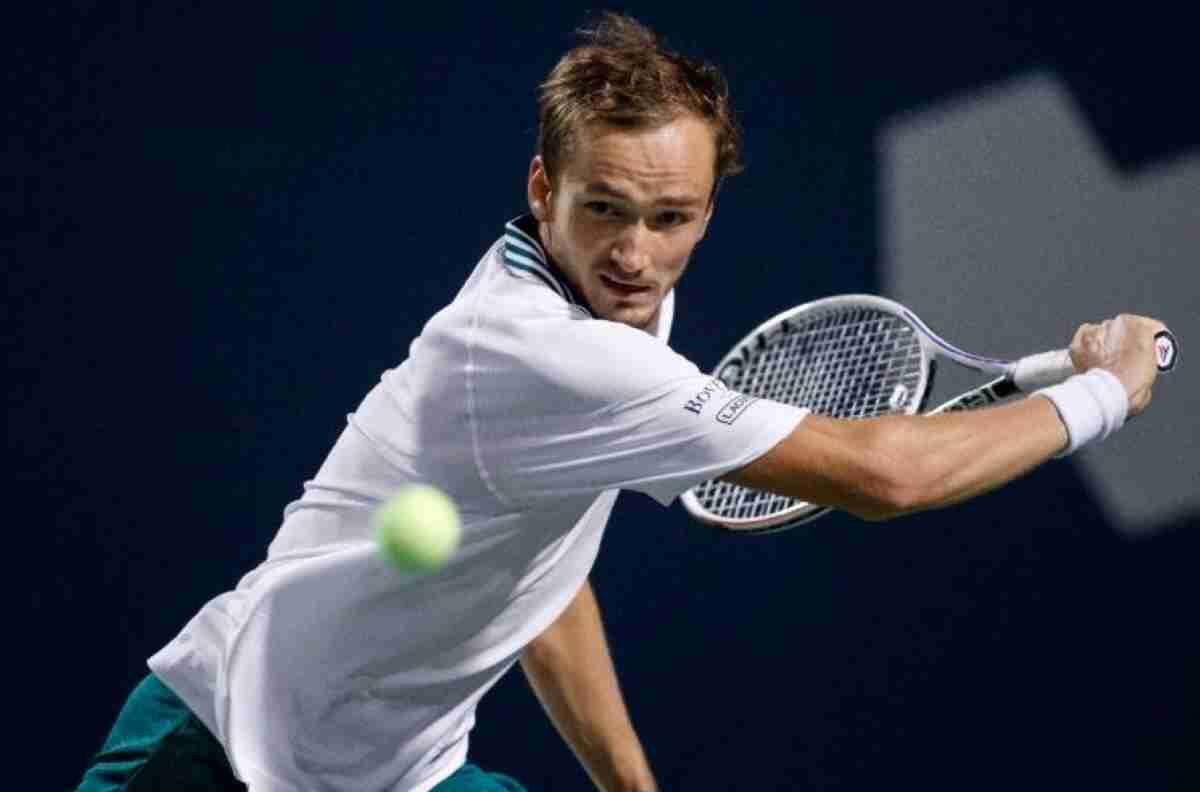 Daniil Medvedev venció a John Isner y enfrentará a Reilly Opelka en la final del Masters de Toronto