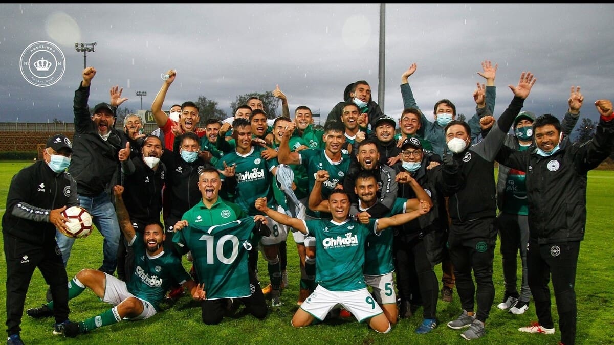 Rodelindo Román de Arturo Vidal se reforzó con un exseleccionado nacional para su primera temporada en el profesionalismo