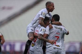Nadie entiende: la insólita situación que vive Eduardo Vargas con el Atlético Mineiro en Brasil