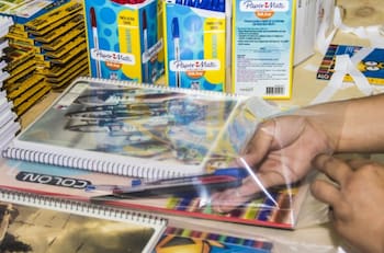 Si tu hijo cumple estos requisitos, podrías ahorrarte los gastos en útiles escolares de marzo