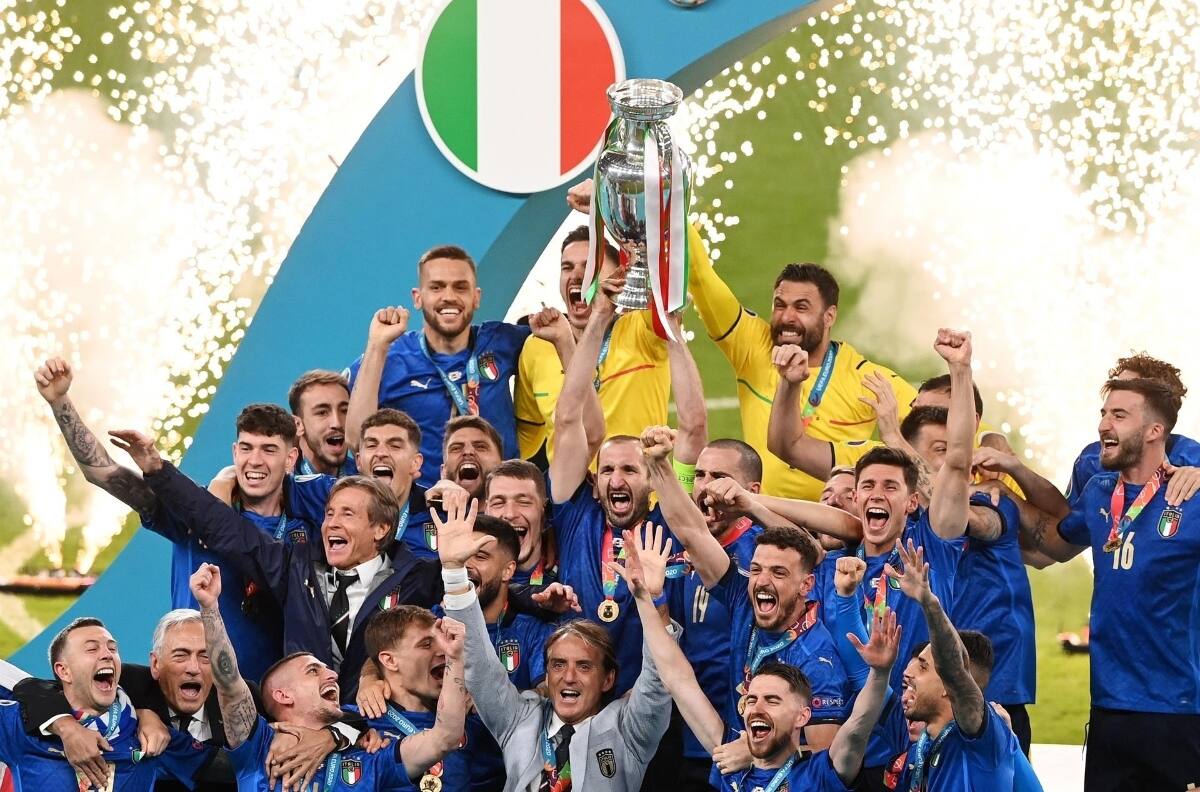 Video: Eufórica celebración de Italia al momento de levantar su segunda Eurocopa en la historia