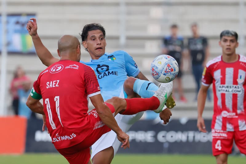 El volante argentino se luce en O'Higgins. Foto: Aton.