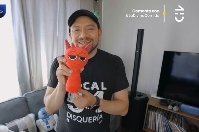 Algunos de los peluches de Don Rorro.