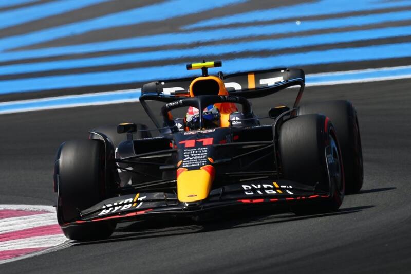 Max Verstappen y Sergio "Checo" Pérez van por un nuevo título con el equipo de la bebida energética.