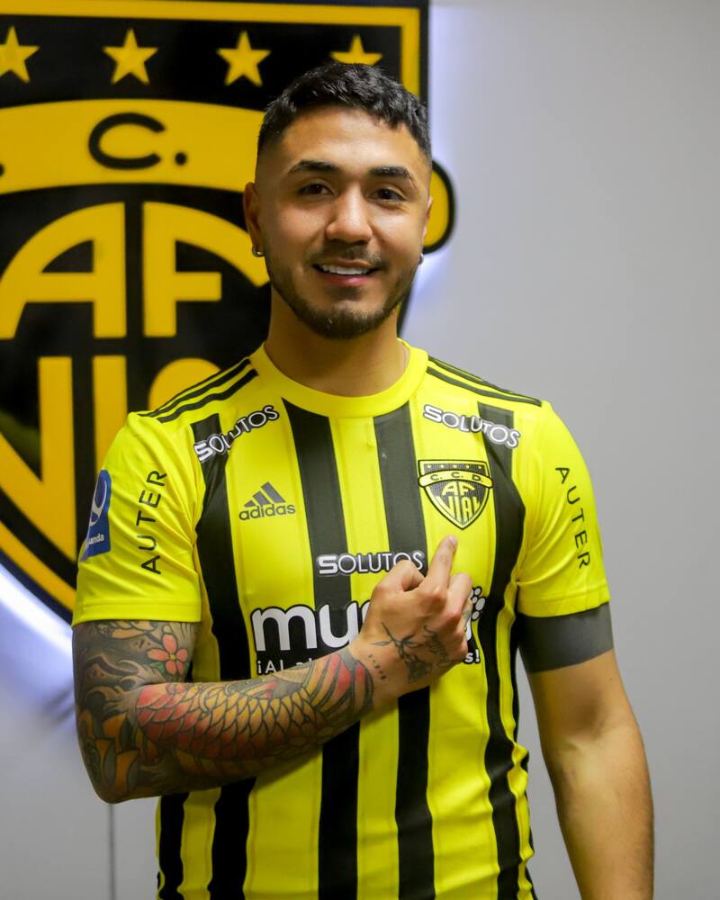 Presentación oficial de Nozomi Kimura en Fernández Vial.