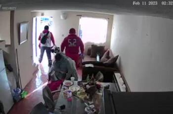 VIDEO | Captan a paramédico de la Cruz Roja robando 45 mil pesos a paciente fallecida en Tijuana