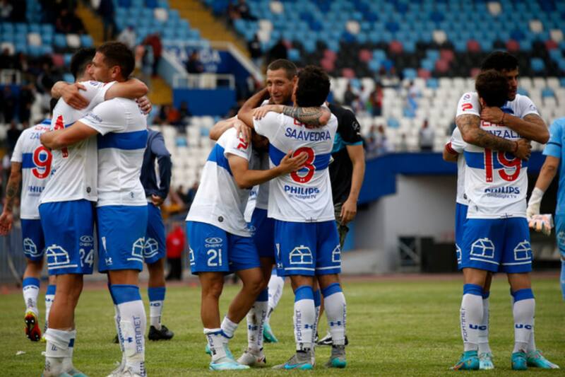 El multicampeón recibió palabras de sus compañeros tras retirarse del fútbol.