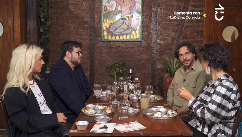 Mauricio Jürgensen contándole su historia a Maisa Rojas, Vesta Lugg y Luis Slimming.