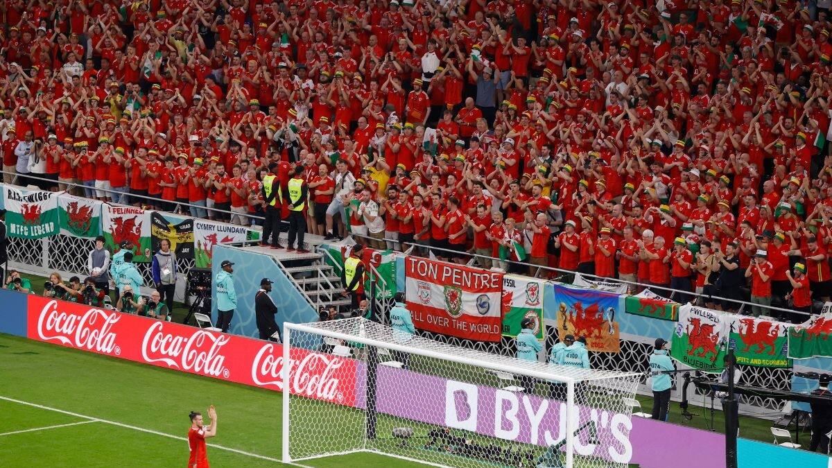 ¿Qué dirán en Qatar? FIFA permite a hinchas de Gales portar banderas en favor del movimiento LGBT