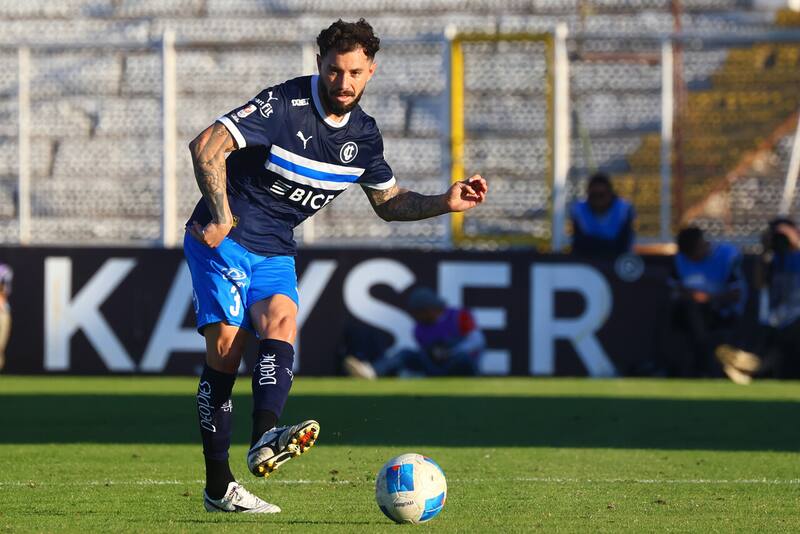 Volvió a Chile a la UC. Foto: Aton.