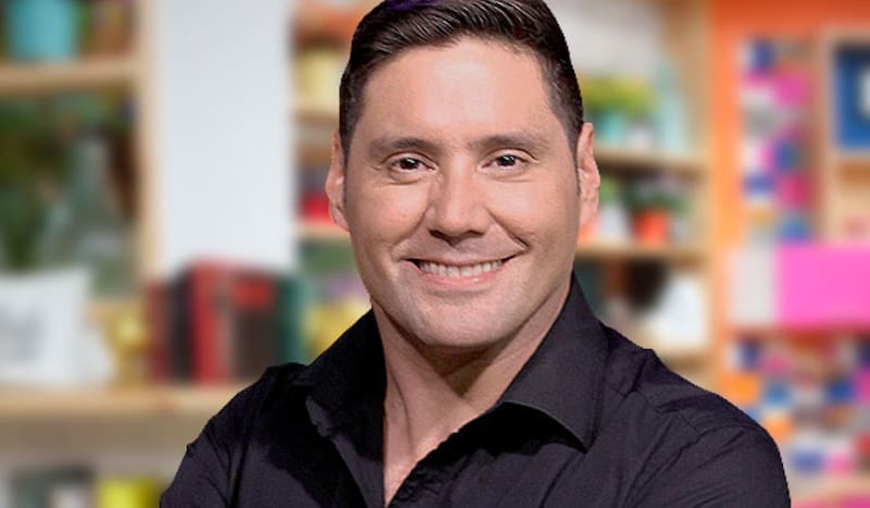 recibió el saludo de sus familiares.