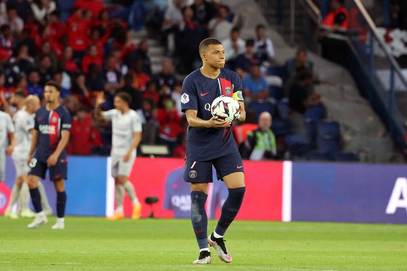 PSG ya tendría sustituto para Mbappé.