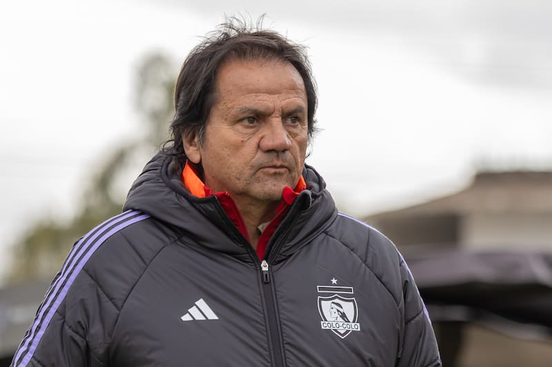 Piden su continuidad en Colo Colo. Foto: Felipe Escobedo