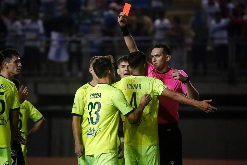 El partido de Deportes Colina vs la UC generó mucha polémica.