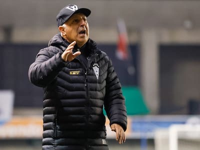 “Sacamos el partido adelante”: DT de Wanderers valoró el apoyo del hincha para vencer a San Marcos